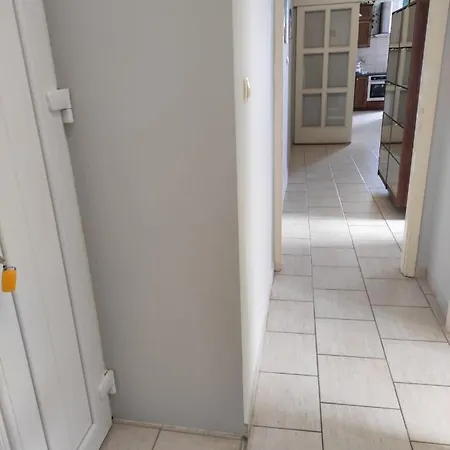 Apartment Bingo 8b *